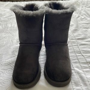 UGG BAILEY BOW CHARCOAL size :7